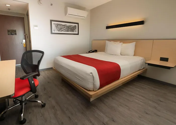 City Express By Marriott Santiago Aeropuerto