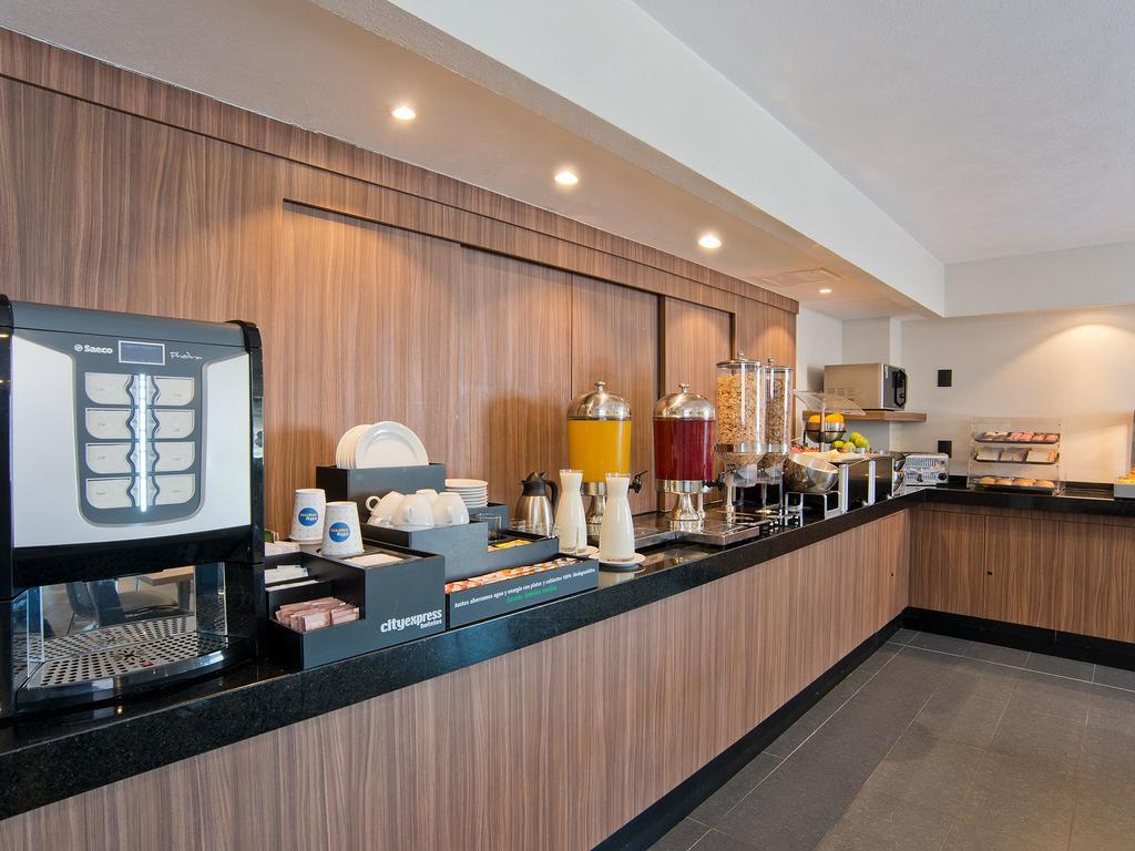 Hotel Express Aeropuerto